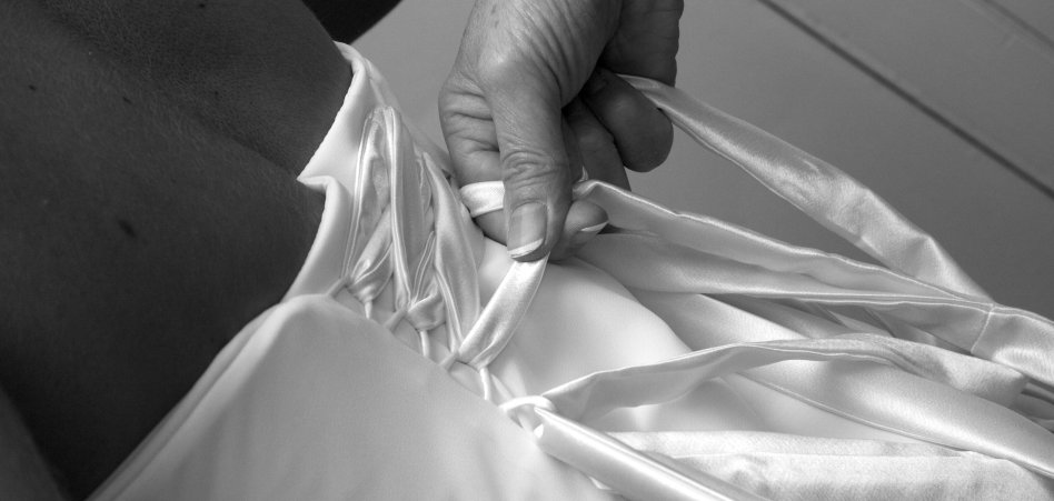 At Longland Couture of Buckingham, we make sure that your clothes
fit well and flatter your shape. 